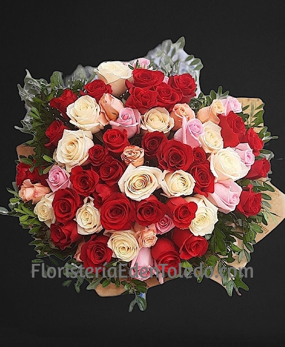 Ramo 50 Rosas cortas Variadas - Floristería Edén Arte Floral